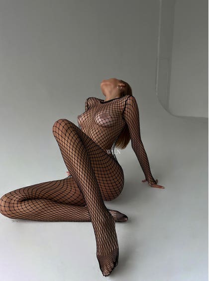 Prey – elastisk fishnet-body i svart eller rosa